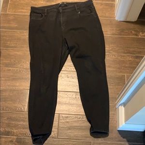 Black rockstar skinny jeans very stretchy